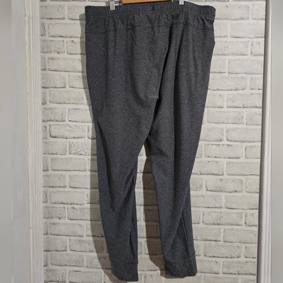 NEW Rhone Rein All Around Jogger Grey size XL - Picture 8 of 13